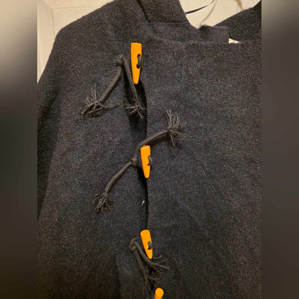 Free People Black Poncho with Wooden Accents One Size New Without Tags - Picture 5 of 11